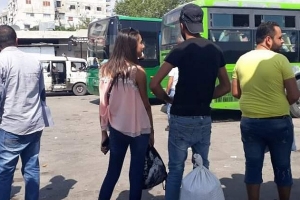 أزمة نقل في اللاذقية.. والمحافظة تبرر: بسبب قطاف الزيتون!