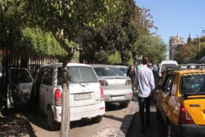 محافظة دمشق: غرامة 5 آلاف ليرة على السيارات التي تقف على الأرصفة