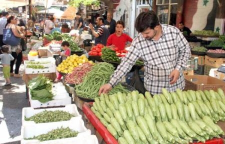أسعار الخضر في حماة تشتعل وكيلو الكوسا لأول مرة بـ1000 ليرة والبندورة عند 350 ليرة