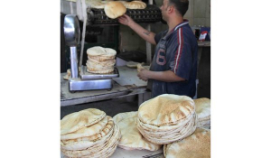 مخابز خاصة في دمشق ترفع سعر ربطة الخبز السياحي إلى 350 ليرة..والتموين تعترف بذلك