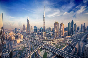  الإمارات تحقق قفزة تاريخية في تجارتها غير النفطية: نمو 24% في 6 أشهر
