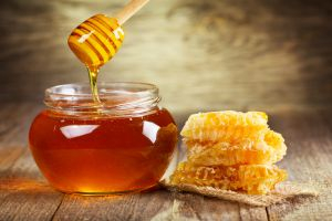 توقعات بانخفاض سعر العسل محلياً ليتناسب مع الدخل