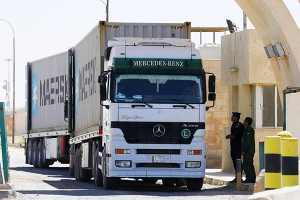 300 شاحنة سورية تدخل السعودية.. هل مؤشر لفتح الأسواق الخليجية أمام الصادرات السورية ؟