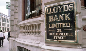 بنك لويدز البريطاني يبيع أكثر من 600 فرع