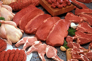 أسعار اللحوم الحمراء والبيضاء في سورية تسجل إنخفاضاً طفيفاً.. كيلو هبرة الغنم عند 6 آلاف ليرة