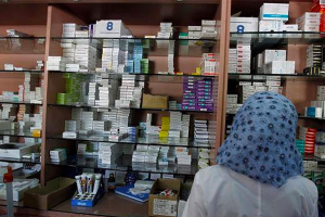 (سوبر ماركت للأدوية) في درعا.. والصيادلة يبيعون صنف دوائي واحد لكل مريض!!