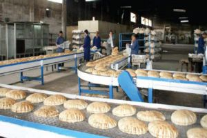 التموين: تصغير رغيف الخبز يكلف 10 مليارات ليرة ويزيد من استهلاك المازوت