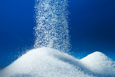 إنتاج نحو 10 آلاف طن من السكر الأبيض في سورية..ووزير الصناعة يطالب بتصحيح أسعار السكر و الخميرة!!