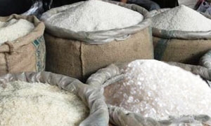   الحكومة تمدد إعفاء 25 سلعة غذائية من الرسوم الجمركية حتى نهاية 2014 منها السكر والرز والشاي..  