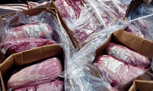 مصادرة 10 أطنان من اللحوم التركية الفاسدة مخبأة في مزرعة بحماة
