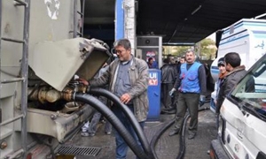 وصول 136 ألف طن من النفط إلى طرطوس.. محروقات دمشق: البنزين سيتوافر خلال48 ساعة وأزمة المازوت للزوال قريباً