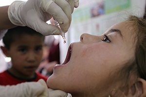 حملة تلقيح جديدة ضد شلل الأطفال الأحد القادم