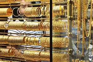 أسعار الذهب في سورية تواصل الانخفاض.. والغرام ينزل دون الـ38 ألف ليرة