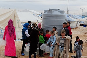 71 % من أُسر اللاجئين السوريين يعيشون تحت خط الفقر اليومي