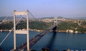 ارتفاع عائدات السياحة في تركيا 7.9% في الربع الثاني