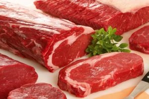 الاقتصاد تسمح باسيتراد 1000 طن من اللحوم المجمدة