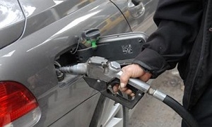 وزير النفط: البنزين لا يزال مدعوماً ولن يؤثر على الشريحة الواسعة من المواطنين