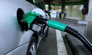 المحروقات تمنح السيارات الحكومية 10 لترات بنزين إضافية