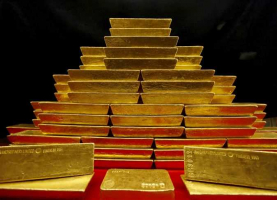 ترامب يرفع أسعار الذهب عالمياً