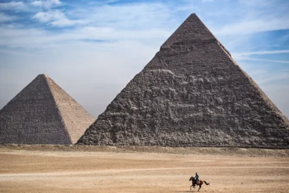 السياحة في مصر تسجل أرقامًا قياسية مع استقبال 19 مليون سائح