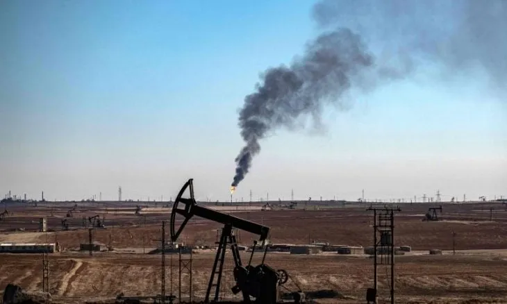 عودة الاهتمام الدولي بالنفط السوري: أكثر من 90 شركة تبحث الاستثمار بعد رفع العقوبات