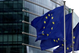 حرب تجارية تلوح في الأفق.. "غرينلاند" تشعل فتيل الأزمة بين الاتحاد الأوروبي وترامب