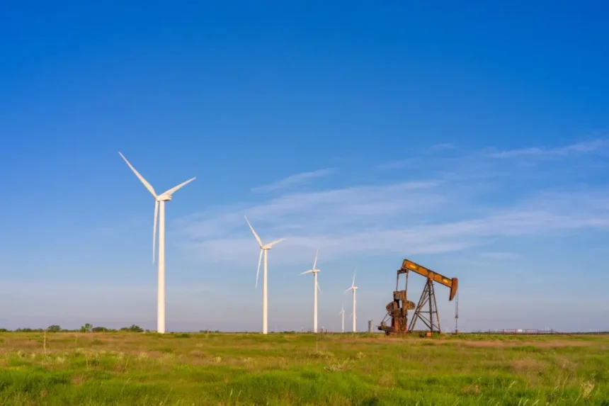 تأهب في أسواق الطاقة: أسعار النفط تشتعل بـ "علاوة مخاطر" إيرانية وترقب لقرارات ترامب