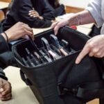 السويد تقرر "العودة إلى القلم والورقة": حظر شامل للهواتف في المدارس لاستعادة تركيز الطلاب