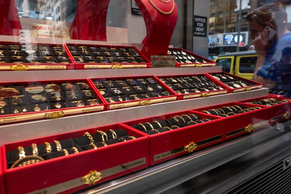 ارتفاعات بأسعار الذهب: المعدن الأصفر يكسر حاجز 5100 دولار في قفزة تاريخية غير مسبوقة