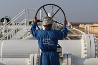 "خارطة طريق" لإنقاذ كهرباء لبنان عبر سوريا.. قمة رباعية مرتقبة لمراجعة اتفاقيات "الغاز العربي"