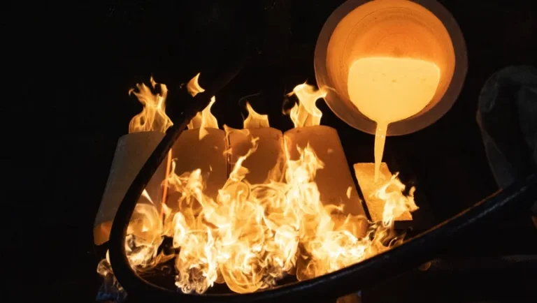 انهيار الـ 12%.. الذهب يكسر حاجز الـ 5000 دولار في أكبر سقوط يومي منذ 40 عاماً!