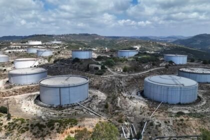 "قلب الطاقة" يعود للدولة.. الجيش السوري يبسط سيطرته على حقل العمر الاستراتيجي وحقل كونيكو