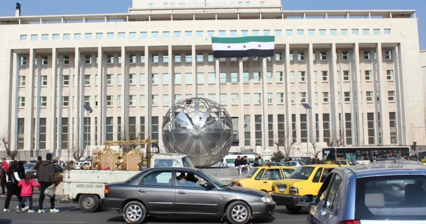 حاكم "المركزي" السوري: استعادة موارد الدولة محطة مفصلية لإنهاء التشتت المالي وتجفيف منابع الفساد