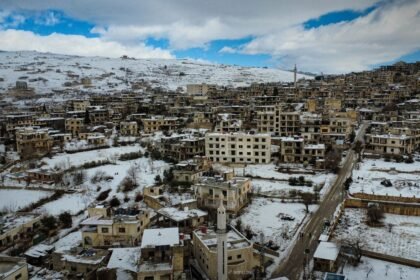 أربعينية الشتاء في سوريا: الأسعار تحيد المكيفات والتدفئة تكلف الأسر 10 آلاف ليرة جديدة يومياً