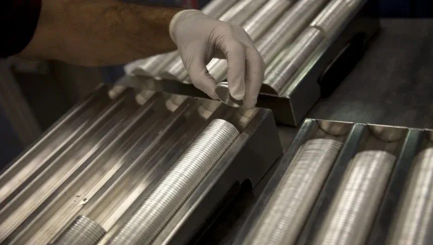 الفضة تكسر حاجز الـ 90 دولاراً.. زلزال في الأسواق العالمية بقيادة "الفيدرالي"