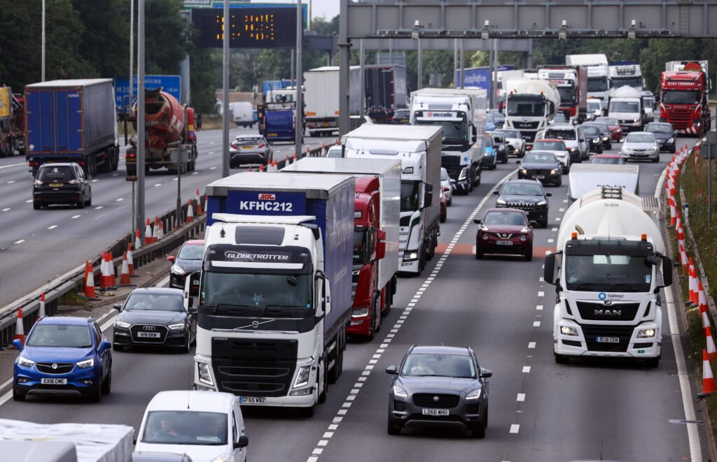 أوروبا تبحث عن 500 ألف سائق.. و3 دول عربية أبرز المستفيدين