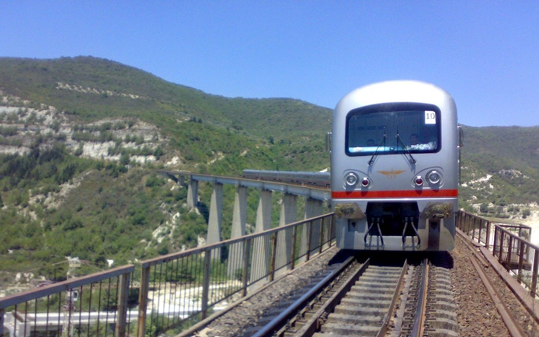 اتفاق سوري – دولي لدعم السكك الحديدية: 50 مليون دولار و15 قاطرة جديدة على الطاولة