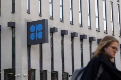 أوبك تثبت بوصلة النفط لعام 2026: استقرار في الطلب رغم تقلبات الإنتاج والسياسة