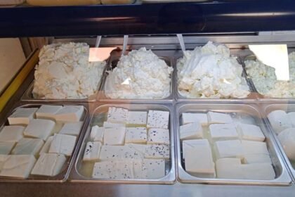 الكهرباء ترفع أسعار الأجبان في دمشق... والتجار: تكاليف التبريد تتجاوز الملايين