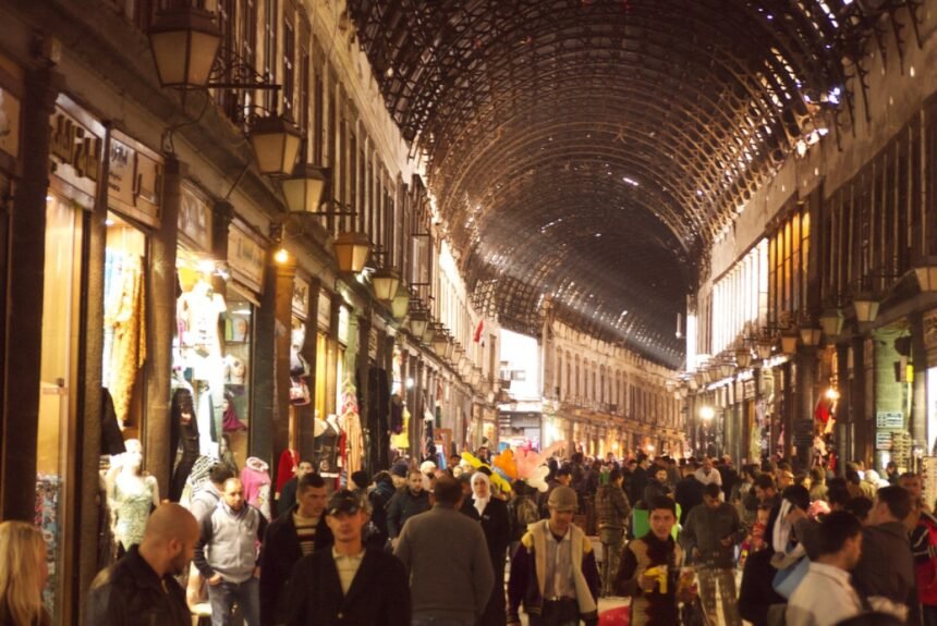 رقابة ذكية بلمسة "QR".. دمشق تبدأ رقمنة الأسواق عبر "ترميز" المحال التجارية