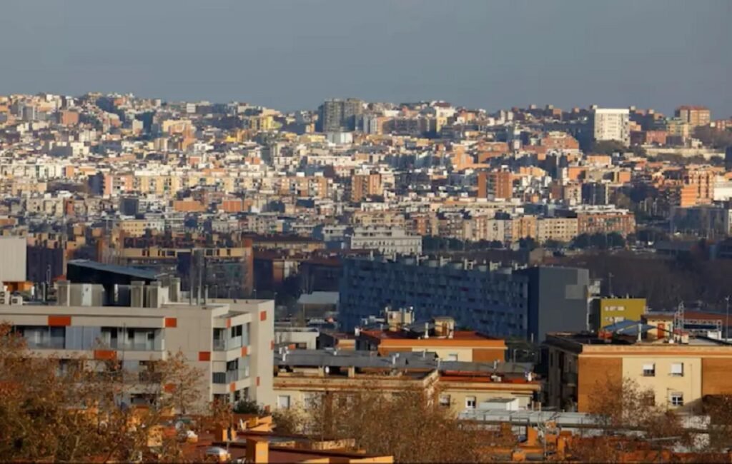 تعثر خطة ضريبة 100% على مشتري العقارات الأجانب في اسبانيا