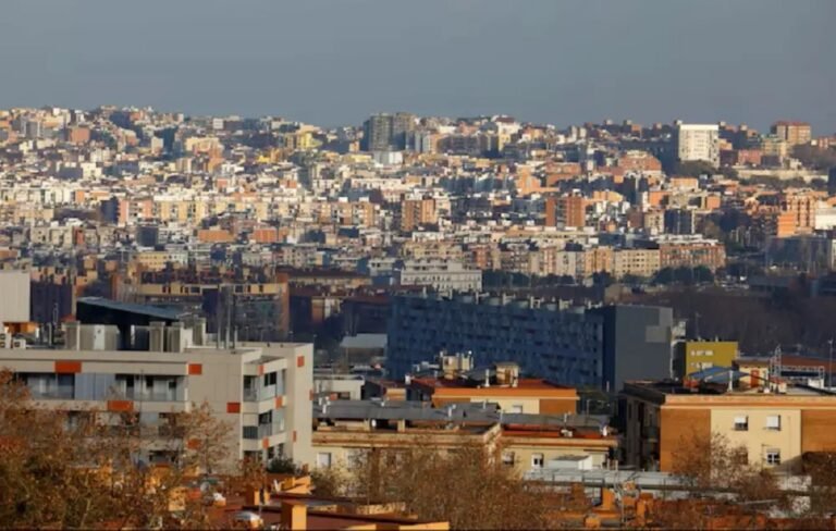 تعثر خطة ضريبة 100% على مشتري العقارات الأجانب في اسبانيا