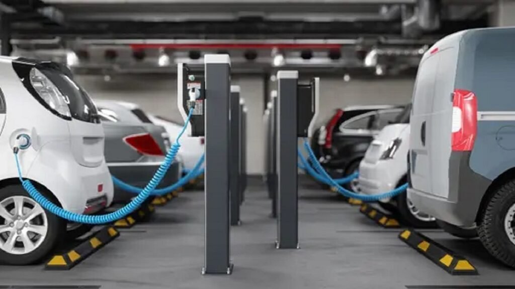 التوترات الاقليمية ترفع أسعار النفط.. والصين تربح في سباق السيارات الكهربائية