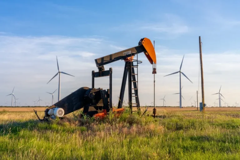 النفط يقفز 25% ويتجاوز 115 دولاراً للبرميل مع تصاعد الحرب في الشرق الأوسط