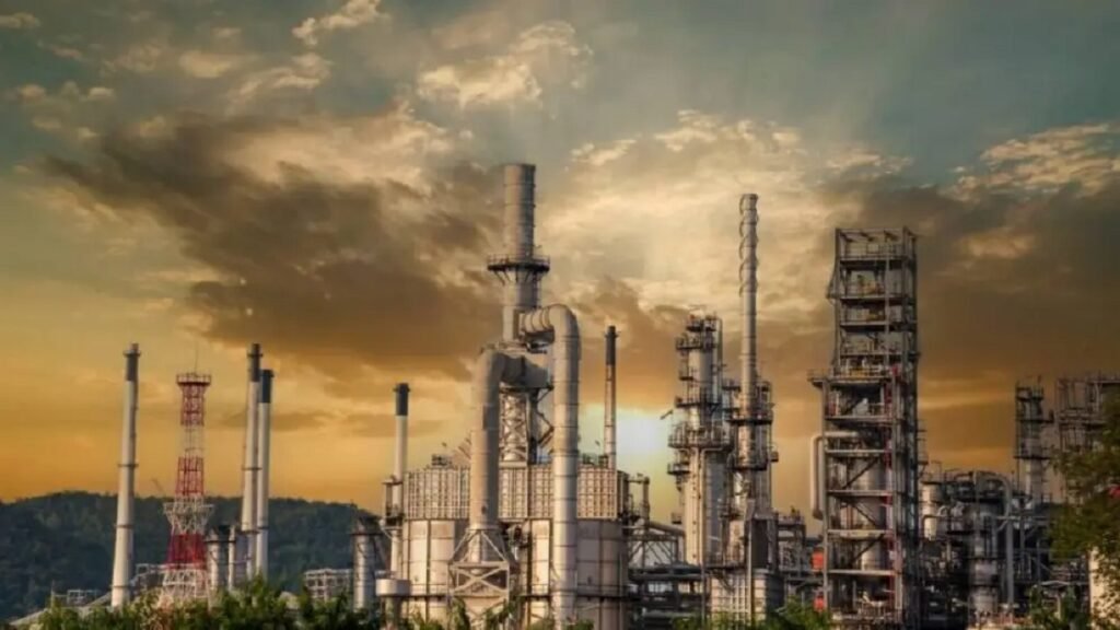 كبديل لهرمز ...العراق يدرس مد أنبوب نفط جديد إلى ميناء بانياس السوري