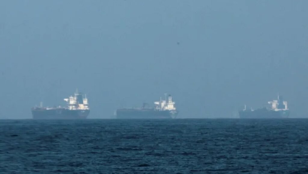 الإمارات تعزز صادرات النفط عبر الفجيرة: بديل استراتيجي يتحدى إغلاق مضيق هرمز رغم المخاطر