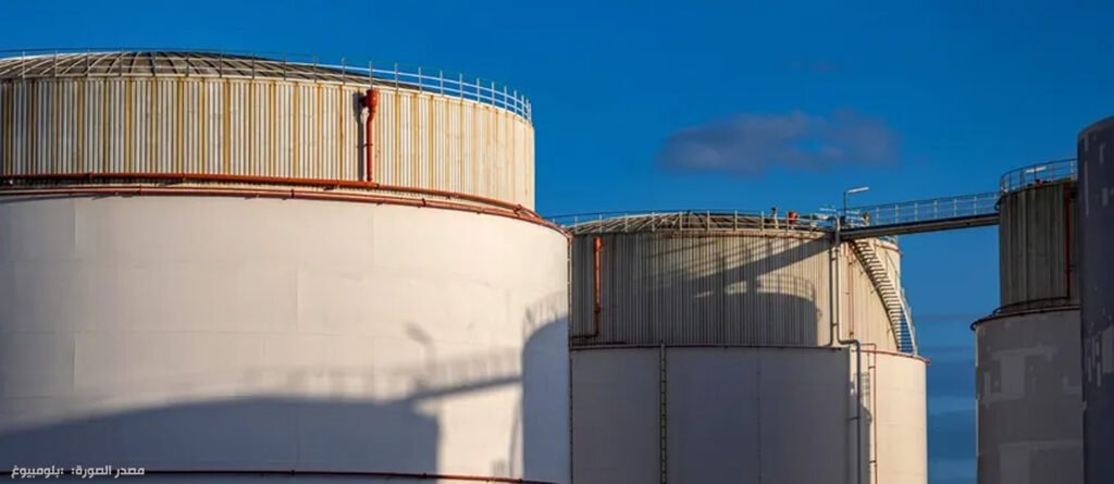 تصاعد أزمة النفط مع تزايد المخاوف إزاء إطالة أمد إغلاق " مضيق هرمز" ترفع الأسعار 40 بالمئة