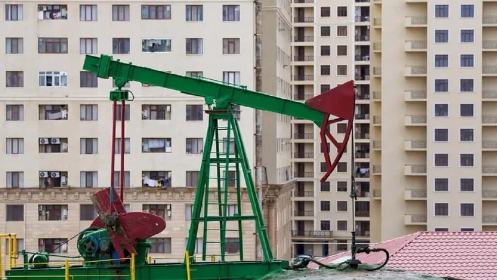 15 دقيقة قبل تغريدة ترامب.. صفقات غامضة بـ 6 ملايين برميل نفط تهز الأسواق