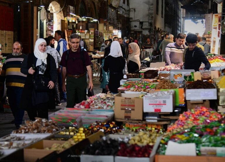 هل تتأثر سوريا باضطرابات سلاسل التوريد في الشرق الأوسط؟ تاجر دمشقي يطمئن حول وفرة المواد