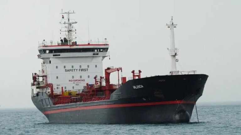 إيران تعفي العراق من قيود مضيق هرمز وتفتح الطريق لشحنات نفطية قياسية